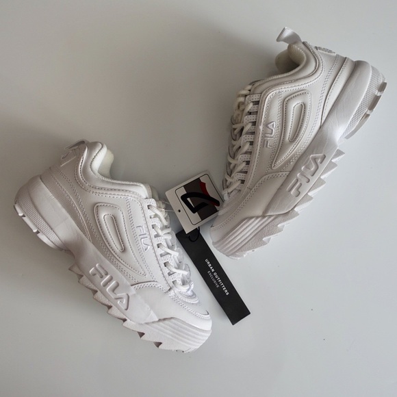Urban Outfitters x FILA Disruptor II Sneaker - Picture 4 of 8